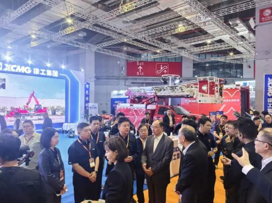 用科技守护生命——徐工无人化应急装备“双子星”闪耀长三角