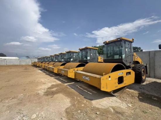 百余台设备集中交付徐工助力安哥拉重点道路工程建设