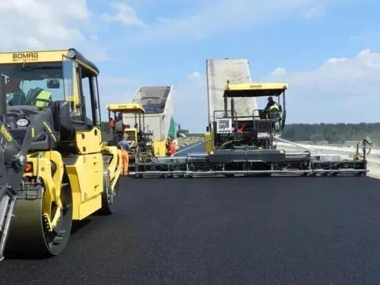 想要摊铺机在施工时候省钱省时间，买它就对了！