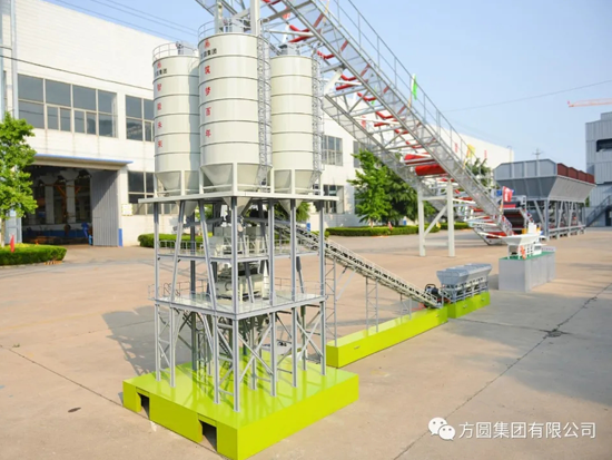 方圆HZS300型水泥仓置顶式搅拌站模型展现靓丽风采