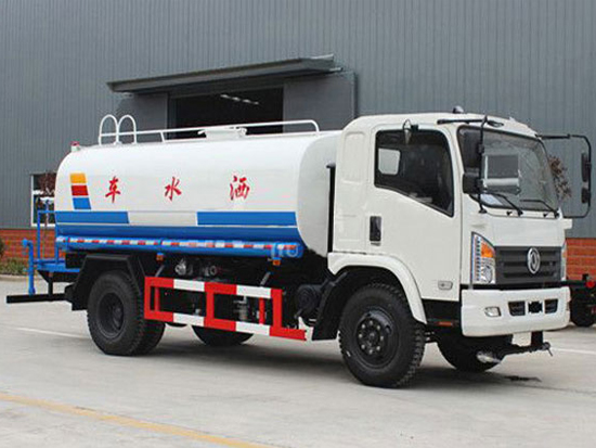 洒水车除了给路面洒水降尘还能做什么？它有哪些用途呢？