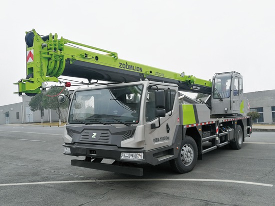 中聯重科12噸節能型汽車起重機上市引領行業綠色、環保新發展