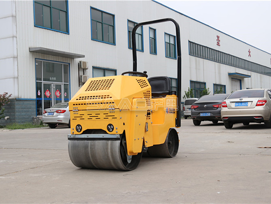 小型压路机碾压速度与碾压次数的关系