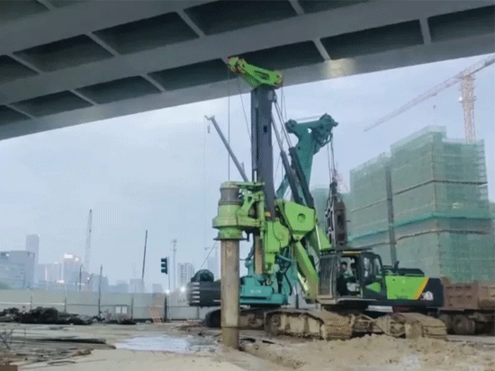 <em>泰信机械KR300ES低净空旋挖钻机</em>助力杭州基础建设