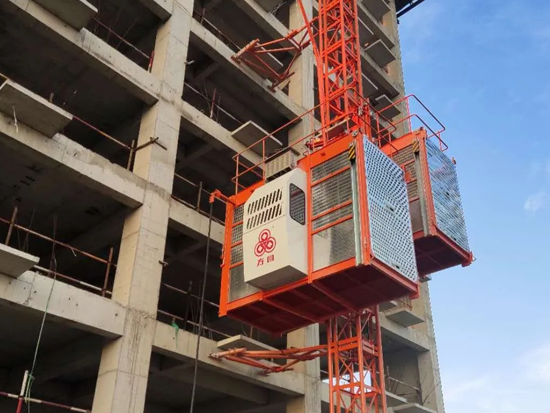 【产品风采】方圆新型SC200/200施工升降机群服役青岛某建设工程项目