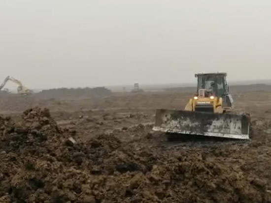 山推设备助力辽宁盐田土地复垦工程