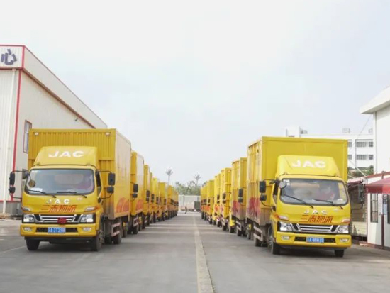 开中小型载货汽车的技巧你了解多少？