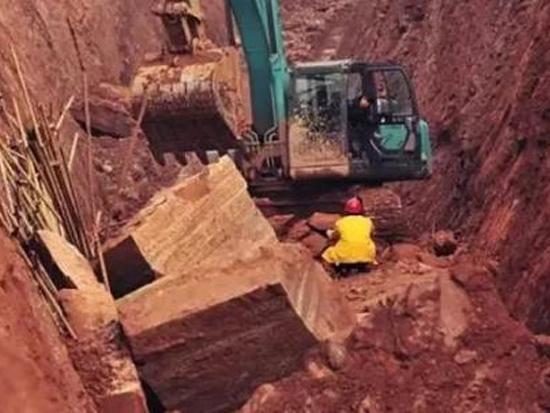 今天我陷机了，含着泪总结4条雨季施工经验