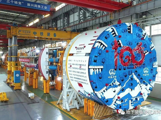 适用于高海拔低气压的掘进机<em>加压油箱</em>系统设计