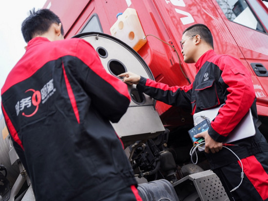 国六重卡不会选？记住这三点不会错！