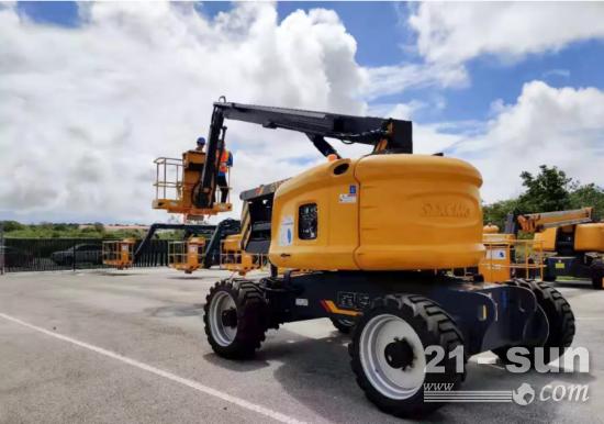 高空作业平台等工程机械批量出口到太平洋岛屿