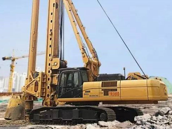 旋挖在软泥地层吸钻、塌孔、超方和卸渣困难等问题