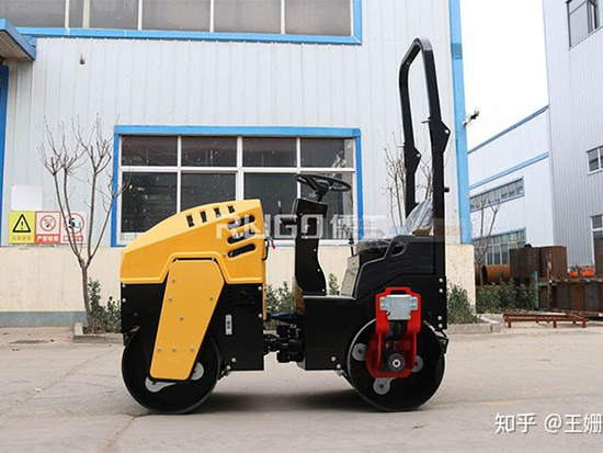 跟我来了解压路机链条清洗保养步骤！