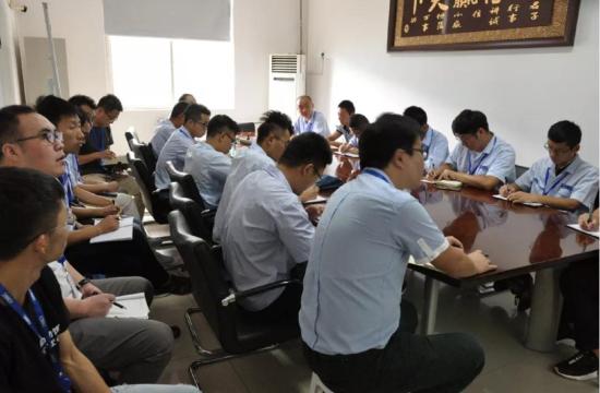 大批萌新参加陕汽重卡上装知识培训