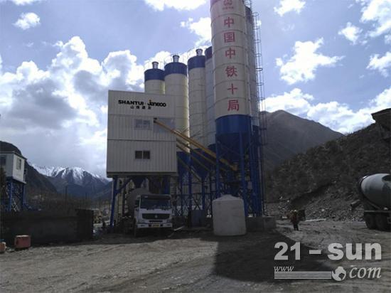 山推建友设备助力拉林铁路运行