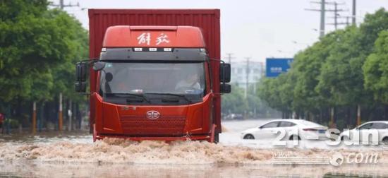 半挂车车轴涉水或浸泡后检查事项