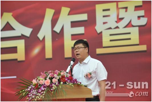 百台大运，炫耀辽宁——大运重卡与瑞凯物流战略合作暨交车仪式