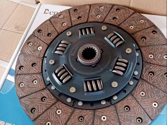 你知道怎么给叉车换离合器片么？