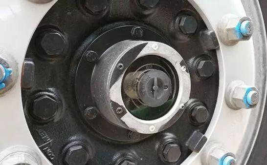 高效运输技能加成 康迈轮毂“圈”出重卡新天地