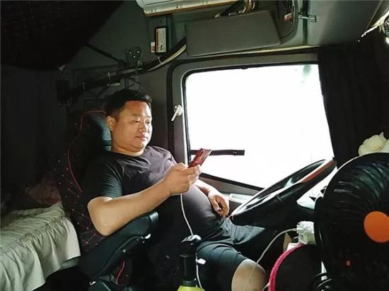 又是厨师又是司机 欧曼车主“点亮”各种技能