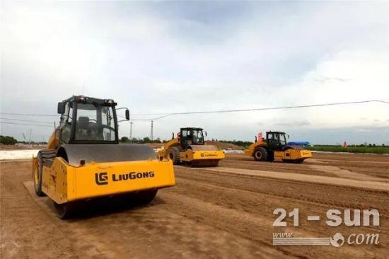 柳工“無人駕駛”設(shè)備集群助力甘肅高速公路建設(shè)