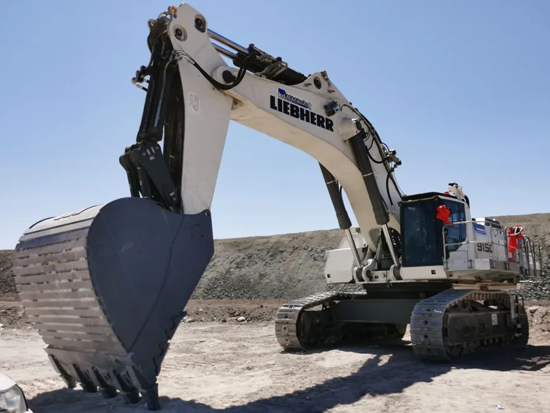 利勃海尔R 9150B开启在西域的挖金之旅