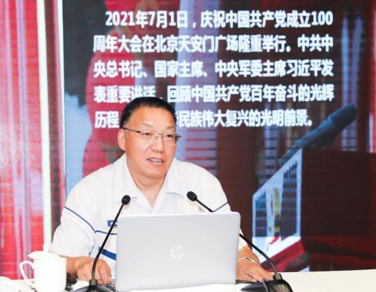 一汽解放发动机事业部党委班子成员和高级经理讲授专题党课