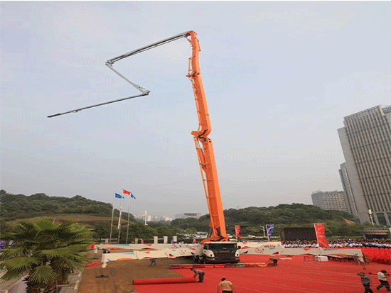 大国重器丨全球最长臂架混凝土泵车？
