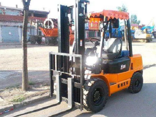 叉车故障该怎么速查？看这里！维修工的法宝！