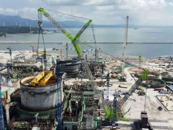 我们工地来了台3200t，看到实车才知道有多震撼！