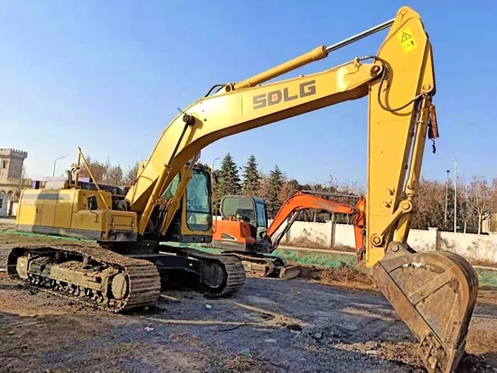 【临距离】建筑学院的高材生，陕西咸阳吕总和临工的故事