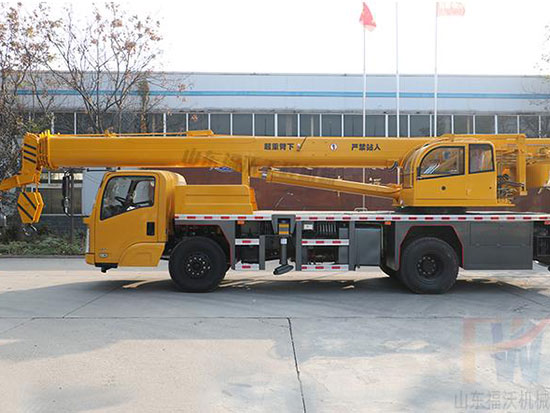 东风16吨下沉式吊车，国六低矮性吊车