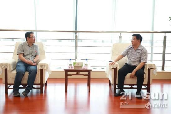 荣耀启程！徐工消防与宏信建发战略合作再登新台阶