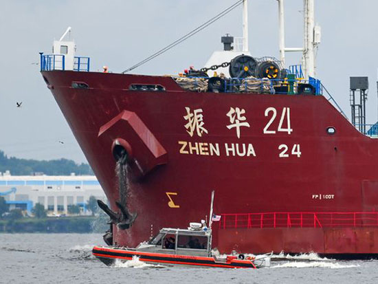 四座巨型振华港口起重机运抵美国，州长：历史性的一天！