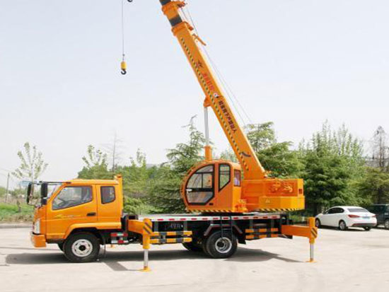 桥式起重机的安全操作规程？