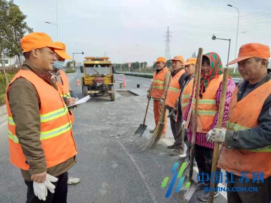 建湖县公路管理站道路维修队队长顾成琦：练就“针”功夫，绣出一片康庄“路”