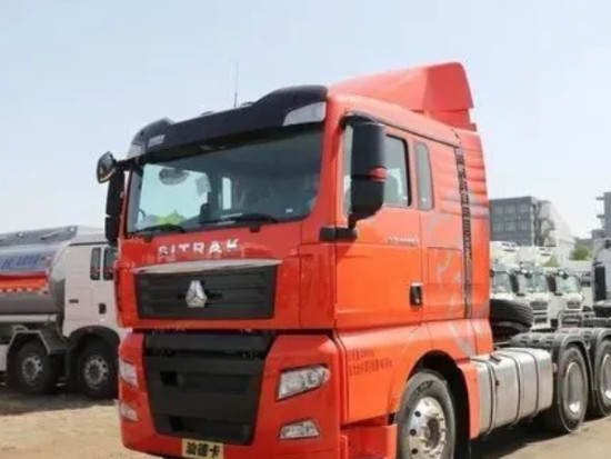 针对中短途工况，重汽汕德卡G7平顶版6X4牵引车优势