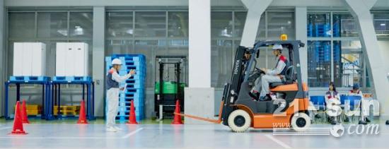 叉车作业时，噪音大是什么原因？