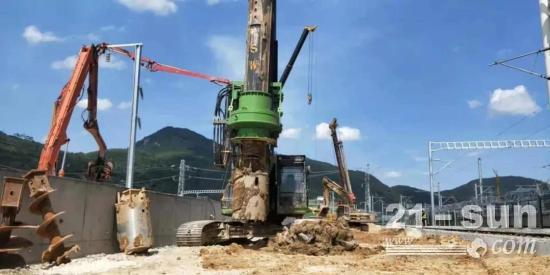 江蘇泰信低凈空鉆機(jī)KR300ES助力泉州基礎(chǔ)建設(shè)