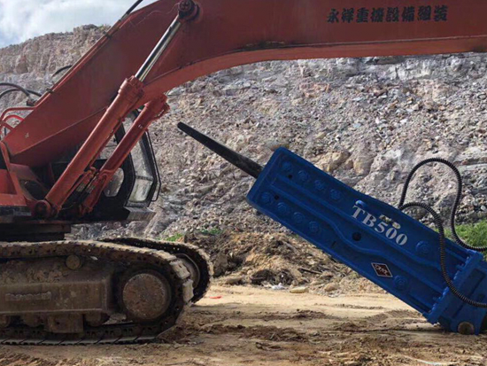 挖掘机破碎锤该如何正确使用与保养