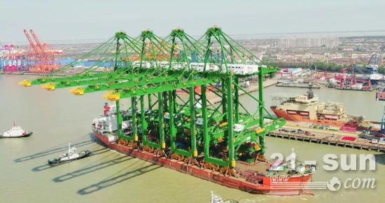新加坡PSA自动化双小车项目第三批4台岸桥发运