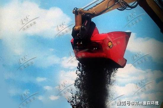 土壤破碎筛分铲斗实现均匀搅拌的作业原理