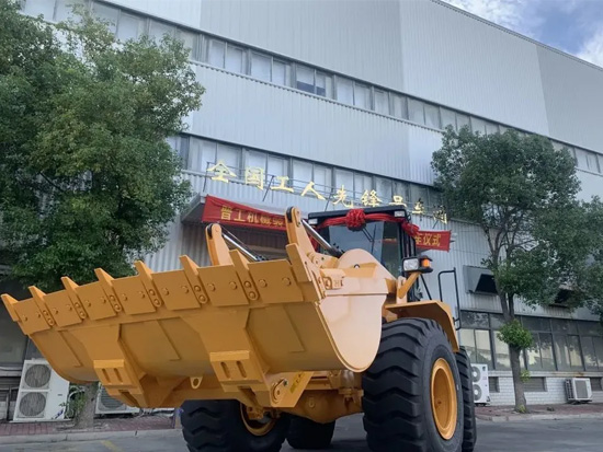 金秋十月，再传捷报！晋工机械大客户批量装载机发车！