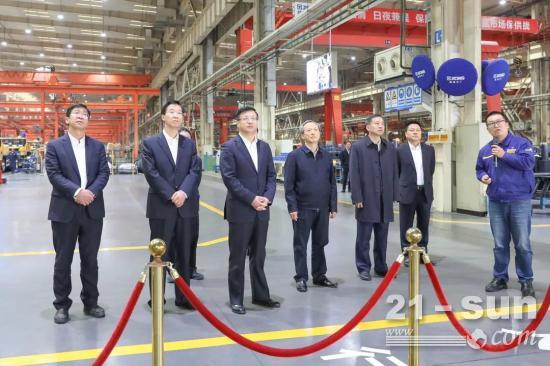 “智能制造做得非常好！”上海市委常委、常务副市长陈寅一行调研徐工