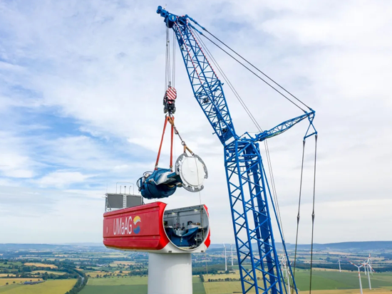 “强大”的创新升维！利勃海尔的新型700吨履带式起重机