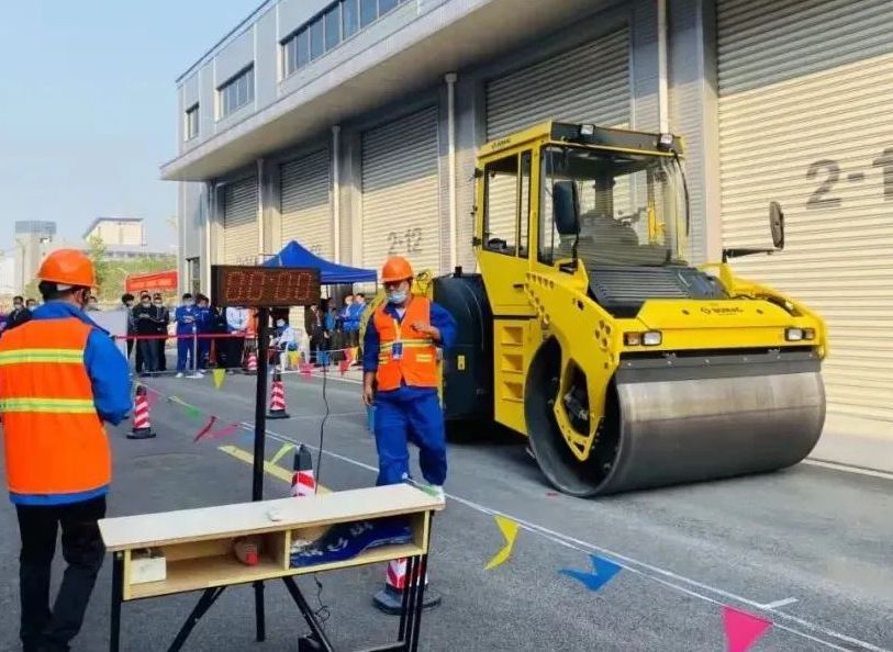 压路机轮胎都这样了还不换？详解必须换掉的六种轮胎