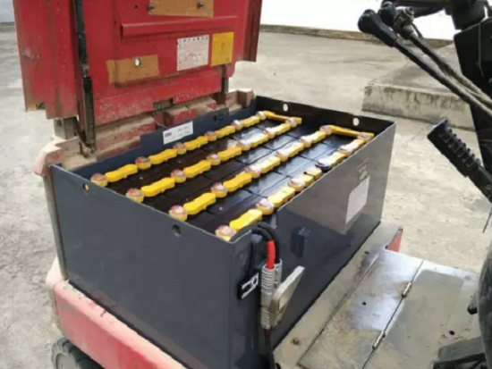 叉车蓄电池的维保知识及管理要求