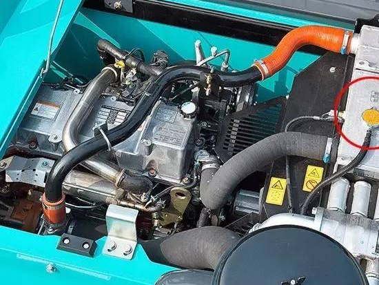 挖掘机水箱怎么清洗？值得收藏