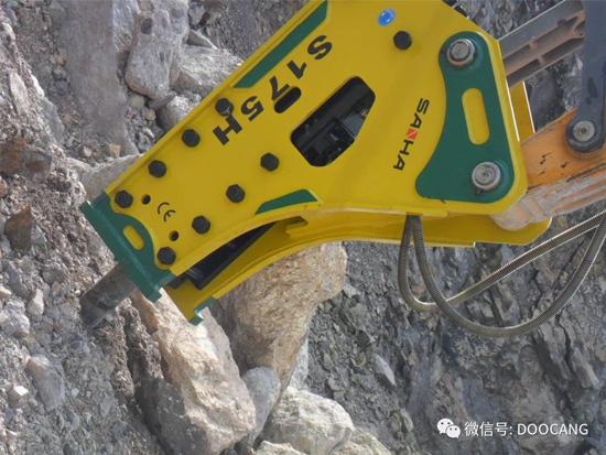 液压破碎锤配件的保养操作方法