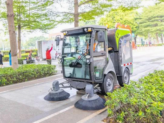 为环卫“减负”！盈峰环境智能环卫机器人助力顺德北滘城市深度“美颜”